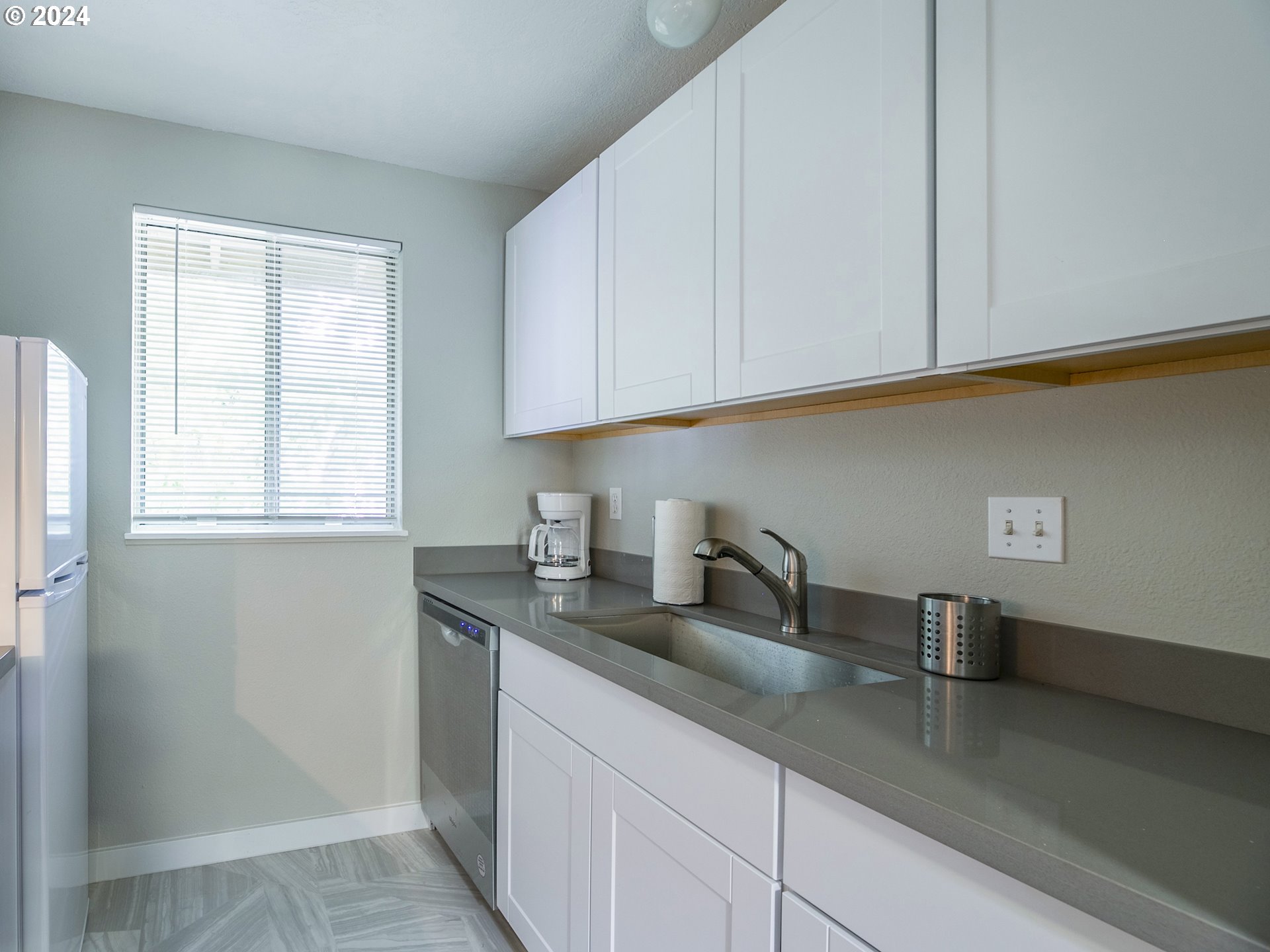 12602 Northwest Barnes Road, Unit 5 Portland, OR 97229 - Photo 9 of 20 Gallery Image 9