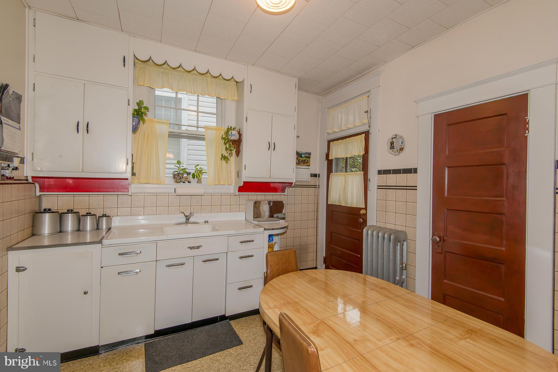 44 Ridge Road Catonsville, MD 21228 - Photo 5 of 14 Kitchen