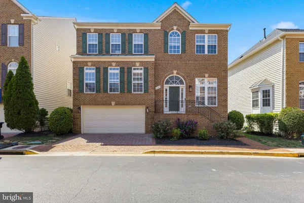 $879,977 | 9136 Lake Parcel Drive, Fort Belvoir, VA 22060