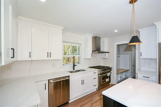 $825,000 | 1610 Chateau Drive, Atlanta, GA 30338