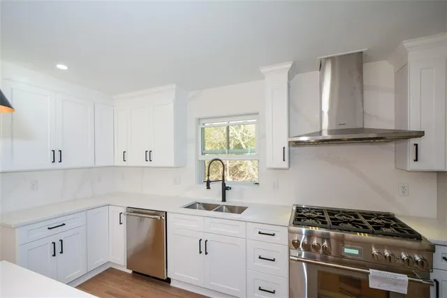 $825,000 | 1610 Chateau Drive, Atlanta, GA 30338