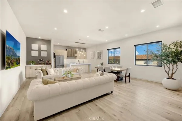 $1,628,000 | 756 West 19th Street, Unit B, Costa Mesa, CA 92627