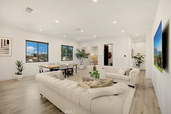 $1,628,000 | 756 West 19th Street, Unit B, Costa Mesa, CA 92627