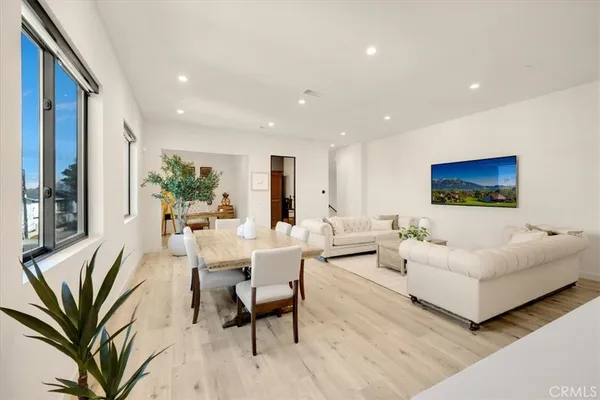$1,628,000 | 756 West 19th Street, Unit B, Costa Mesa, CA 92627