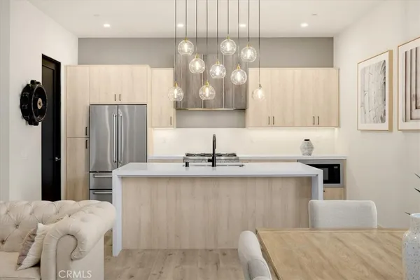 $1,628,000 | 756 West 19th Street, Unit B, Costa Mesa, CA 92627