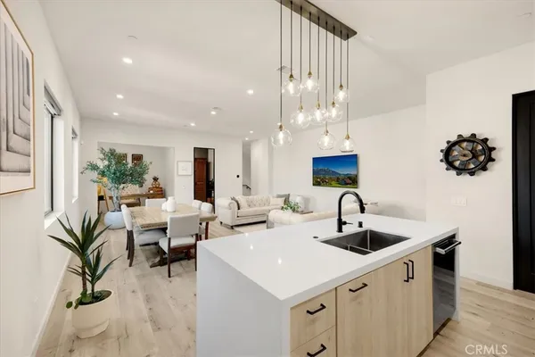 $1,628,000 | 756 West 19th Street, Unit B, Costa Mesa, CA 92627