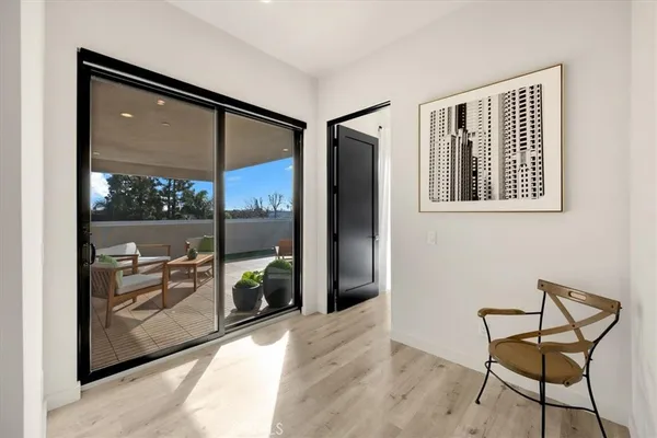 $1,628,000 | 756 West 19th Street, Unit B, Costa Mesa, CA 92627