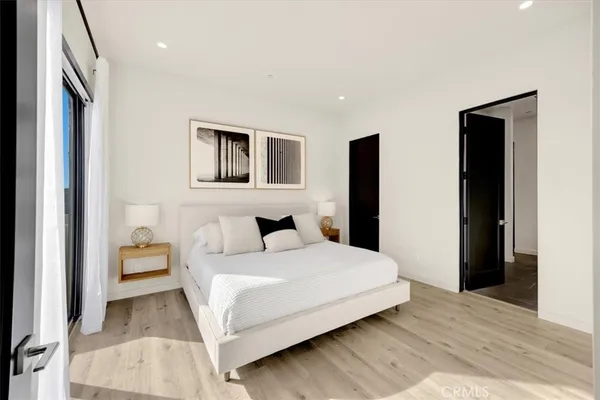 $1,628,000 | 756 West 19th Street, Unit B, Costa Mesa, CA 92627