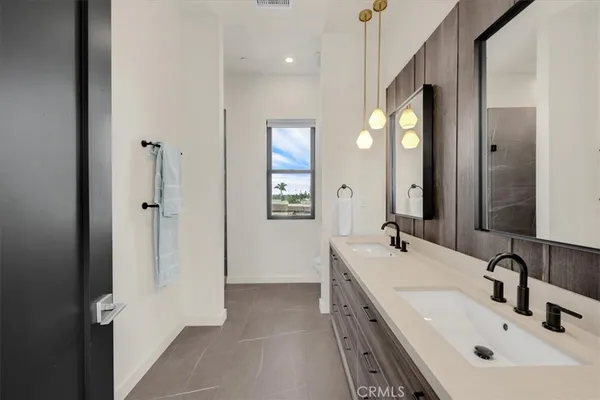 $1,628,000 | 756 West 19th Street, Unit B, Costa Mesa, CA 92627