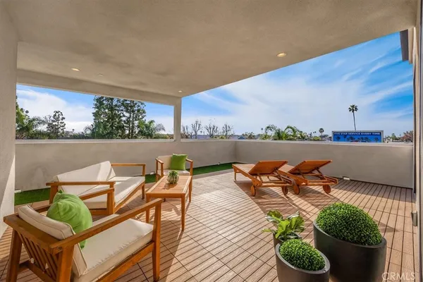 $1,628,000 | 756 West 19th Street, Unit B, Costa Mesa, CA 92627