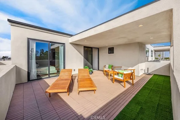 $1,628,000 | 756 West 19th Street, Unit B, Costa Mesa, CA 92627