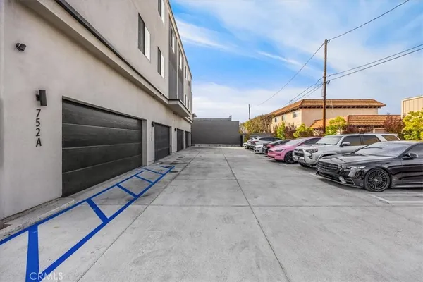 $1,628,000 | 756 West 19th Street, Unit B, Costa Mesa, CA 92627