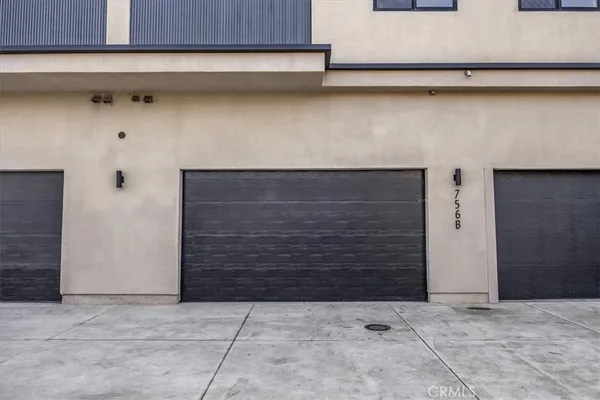 $1,628,000 | 756 West 19th Street, Unit B, Costa Mesa, CA 92627