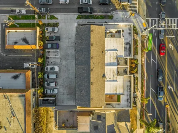 $1,628,000 | 756 West 19th Street, Unit B, Costa Mesa, CA 92627