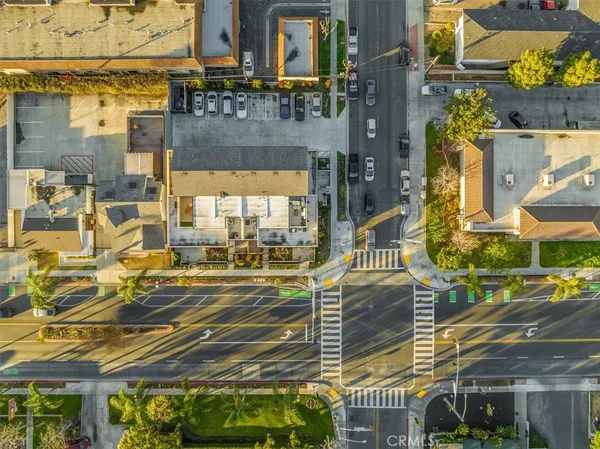 $1,628,000 | 756 West 19th Street, Unit B, Costa Mesa, CA 92627
