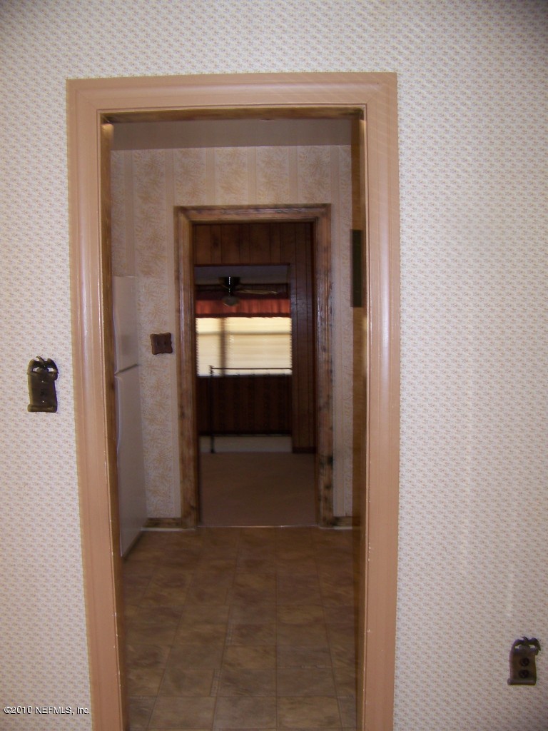 9761 Kline Road Jacksonville, FL 32246 - Photo 17 of 71 a view of hallway with a hallway