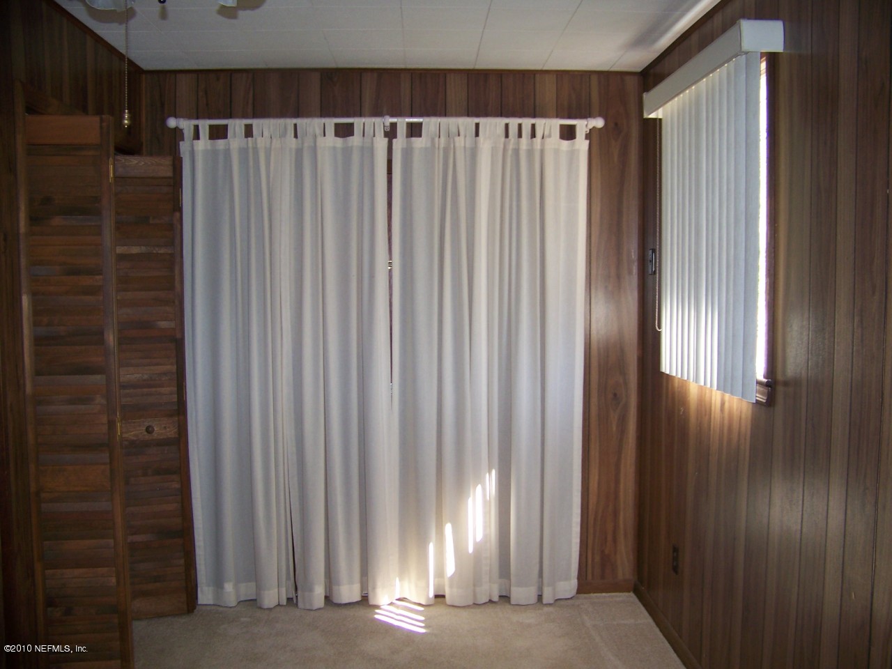 9761 Kline Road Jacksonville, FL 32246 - Photo 4 of 71 a view of a elevator
