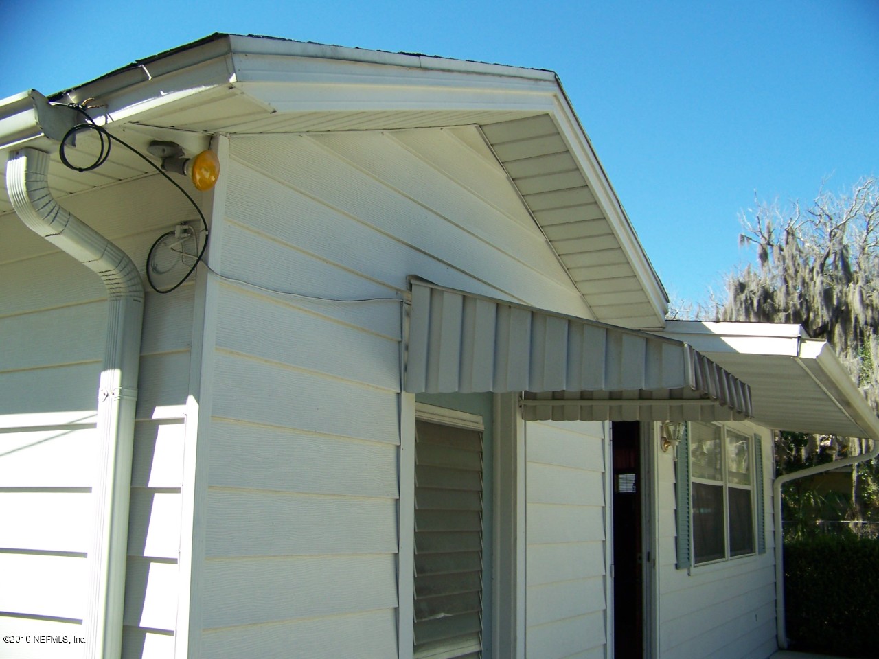 9761 Kline Road Jacksonville, FL 32246 - Photo 46 of 71 a view of a car garage