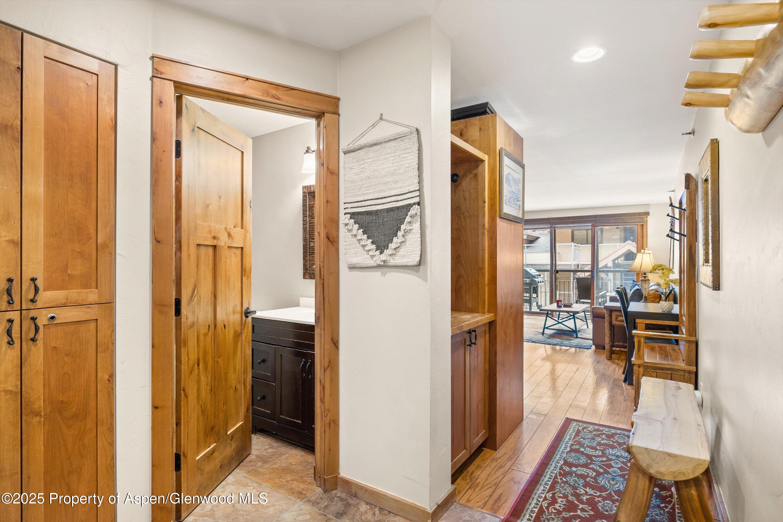 400 Wood Road, Unit 2104B Snowmass Village, CO 81615 - Photo 10 of 18 Crestwood 2104 Hallway