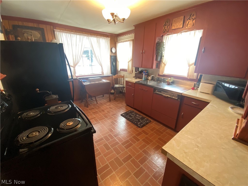1316 Hollyrood Road Sandusky, OH 44870 - Photo 10 of 27