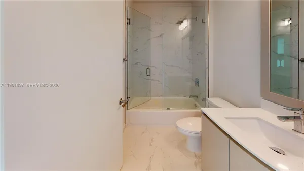 $2,700 | 2555 Northeast 193rd Street, Unit 2224, Miami, FL 33180