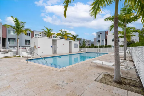 $2,700 | 2555 Northeast 193rd Street, Unit 2224, Miami, FL 33180