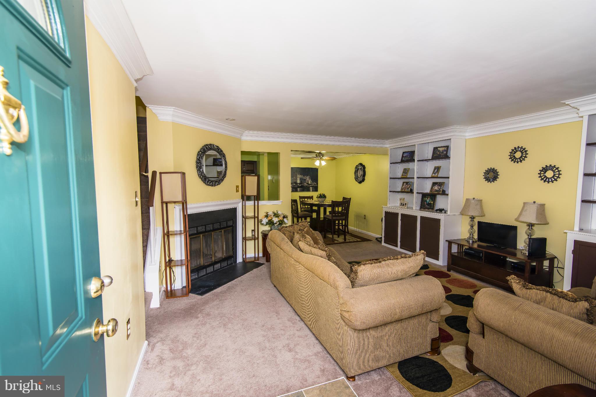 7433 Rokeby Drive, Unit 10 Manassas, VA 20109 - Photo 3 of 27 Living Room