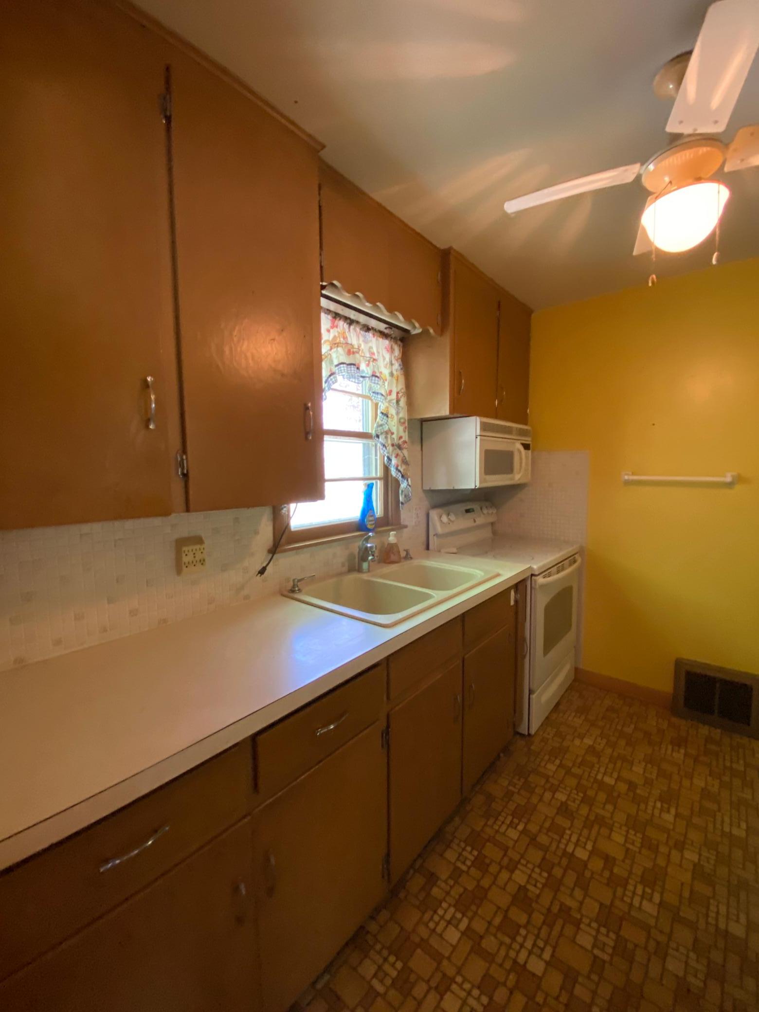 2021 Tower Road Albert Lea, MN 56007 - Photo 3 of 50