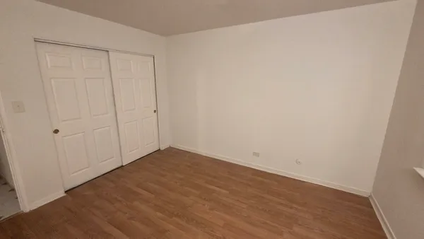 $1,695 | 9368 Bay Colony Drive, Unit 2S, Des Plaines, IL 60016