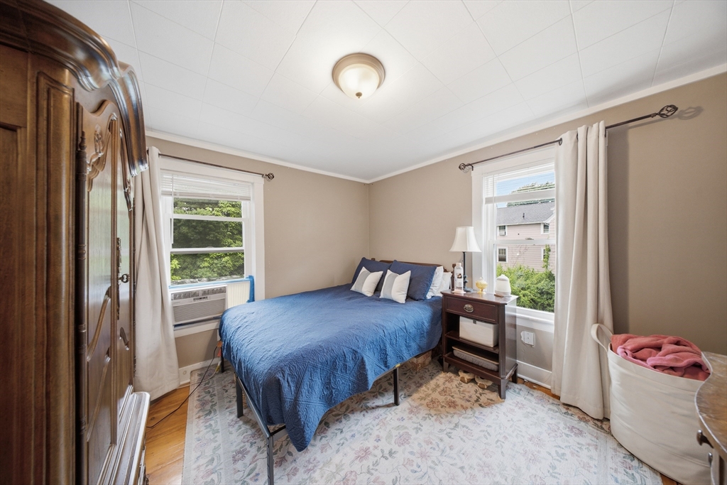 42 South Main Street Uxbridge, MA 01569 - Photo 9 of 41