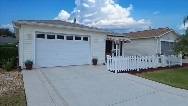 $290,000 | 1952 Montrose Court, The Villages, FL 32162