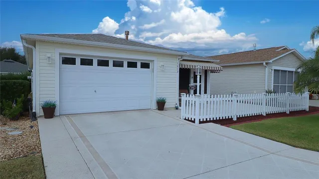 $292,500 | 1952 Montrose Court, The Villages, FL 32162