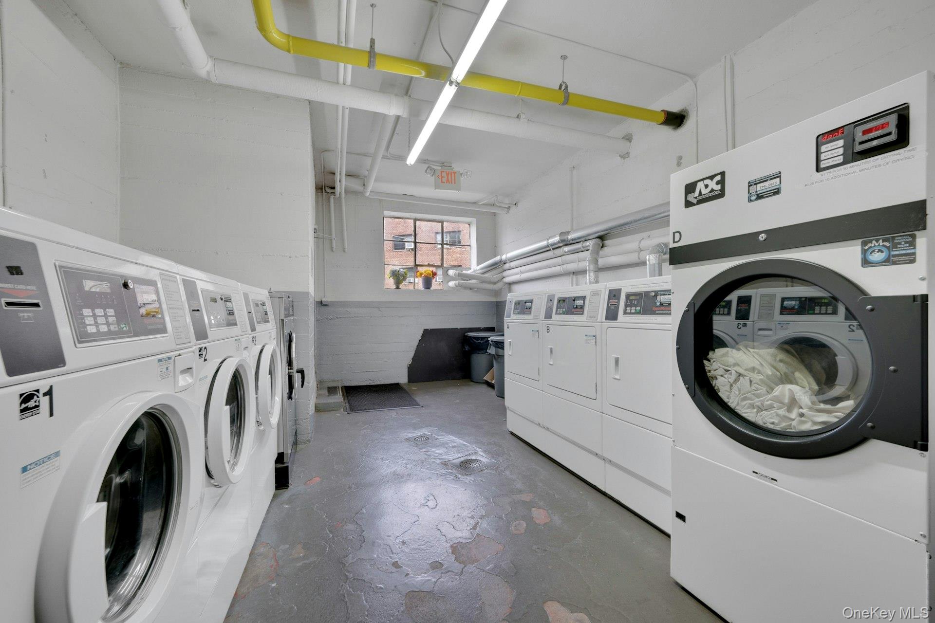 450 Pelham Road, Unit 3G New Rochelle, NY 10805 - Photo 20 of 21 Laundry room