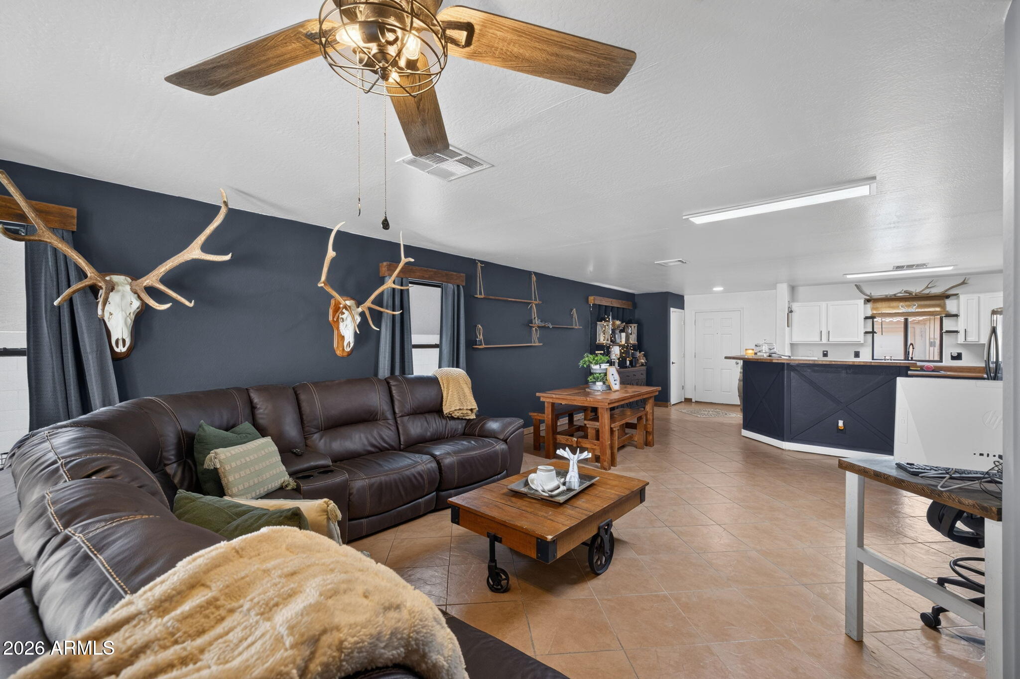 2681 South Powell Road Apache Junction, AZ 85119 - Photo 3 of 40 Living Room