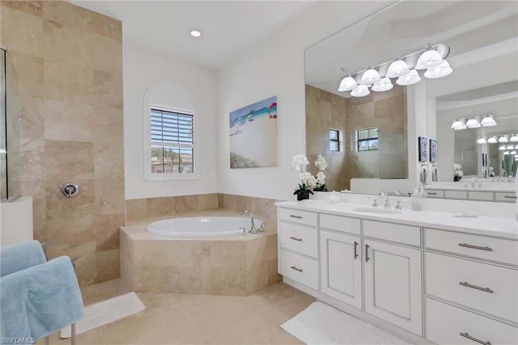 6685 Costa Circle Naples, FL 34113 - Photo 19 of 37