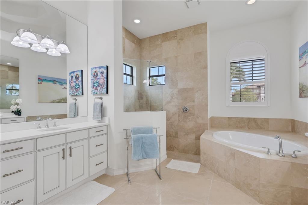 6685 Costa Circle Naples, FL 34113 - Photo 20 of 37
