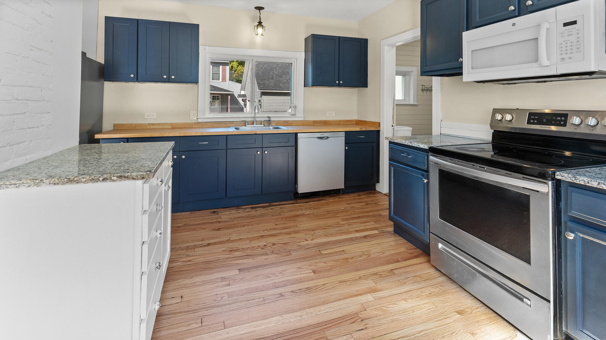 113 Elm Street Bangor, ME 04401 - Photo 11 of 109 _MG_8548