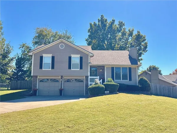 $345,000 | 2301 Northeast Chipman Road, Lee's Summit, MO 64086