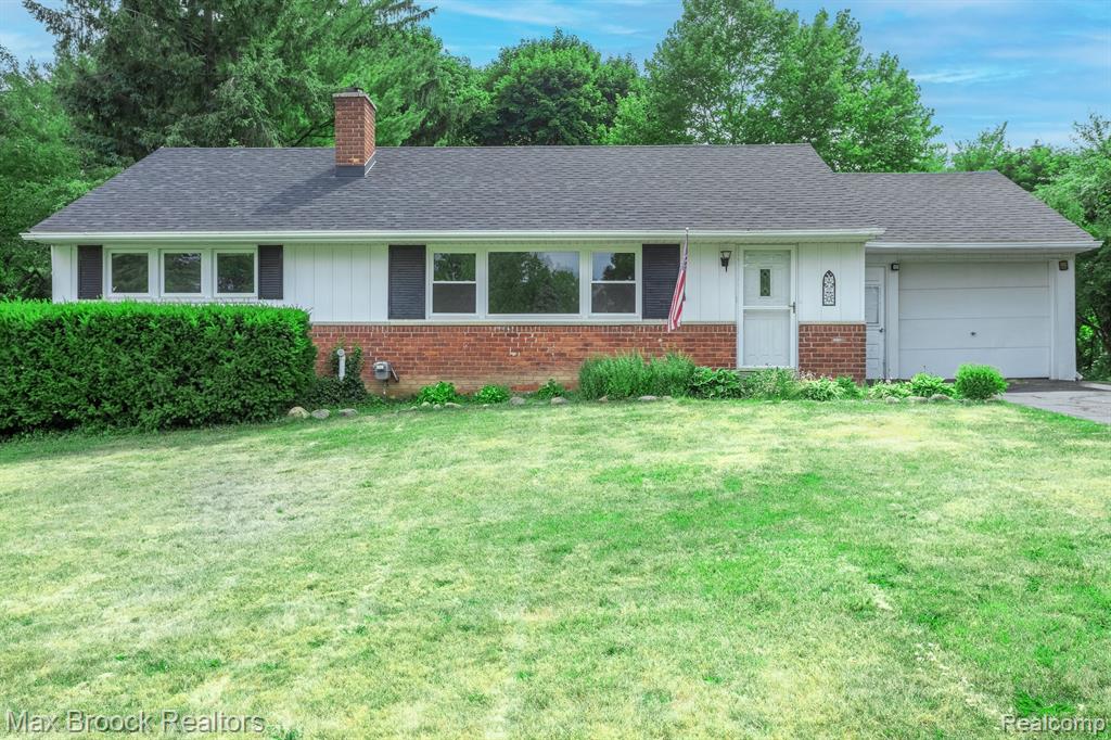 2300 Devonshire Road Bloomfield Hills, MI 48302 - Photo 1 of 15