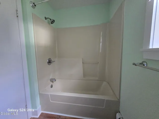 $2,000 | 70 Oak Street, Saratoga Springs, NY 12866