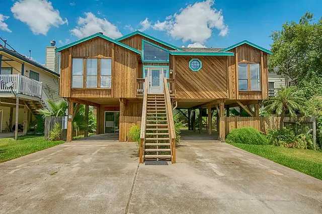 $2,400 | 2122 Fenwood Street, Kemah, TX 77565