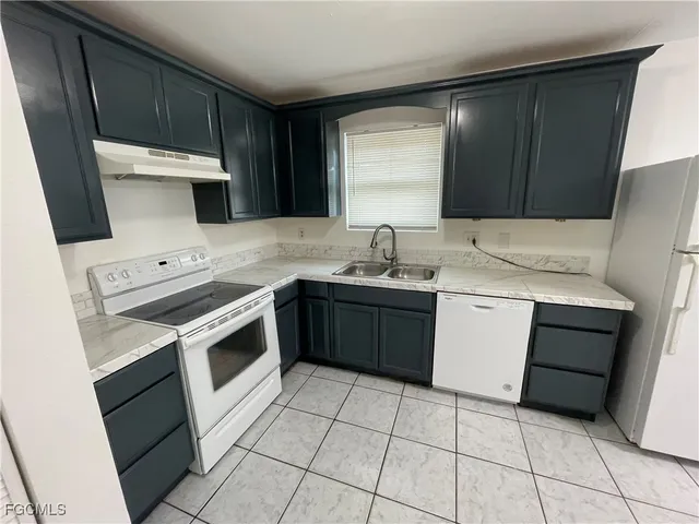 $1,900 | 2505 Northeast 22nd Place, Cape Coral, FL 33909