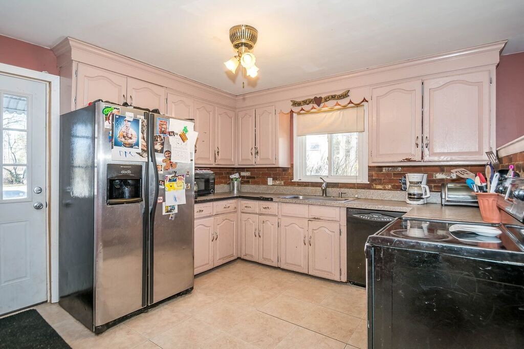 68 Lowell Road North Reading, MA 01864 - Photo 2 of 20 Gallery Image 2