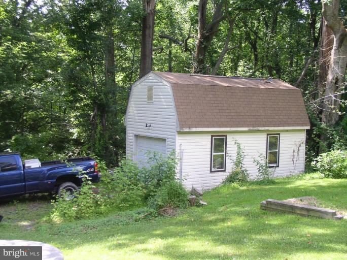 19116 Chandlee Mill Road Sandy Spring, MD 20860 - Photo 13 of 14 Garage 1