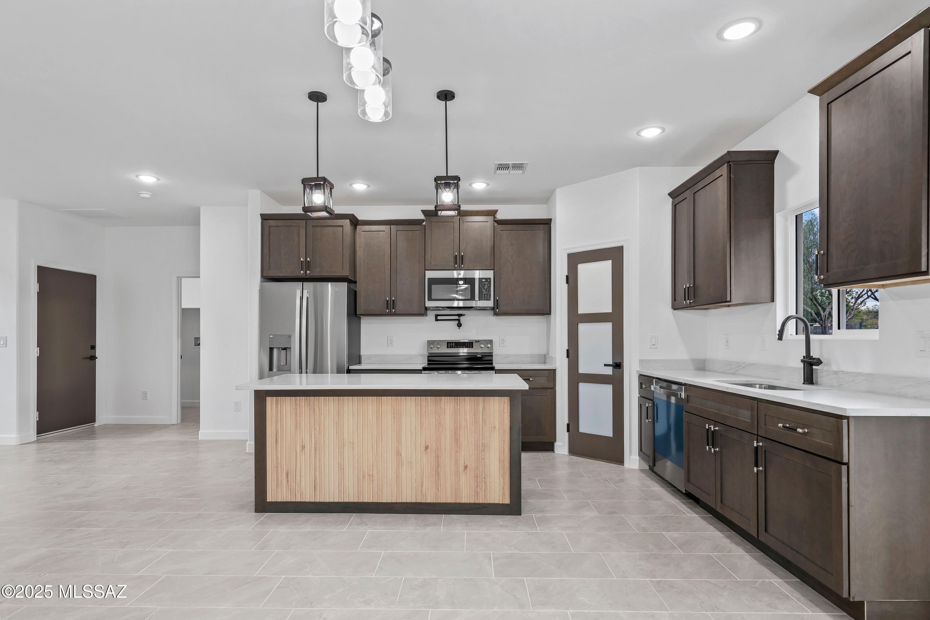 39 Acuario Court Rio Rico, AZ 85648 - Photo 9 of 29