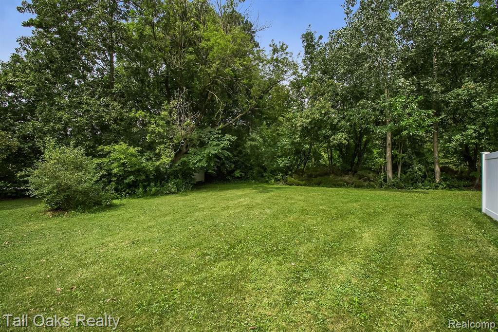 1468 Ruby Avenue Rochester Hills, MI 48309 - Photo 17 of 18