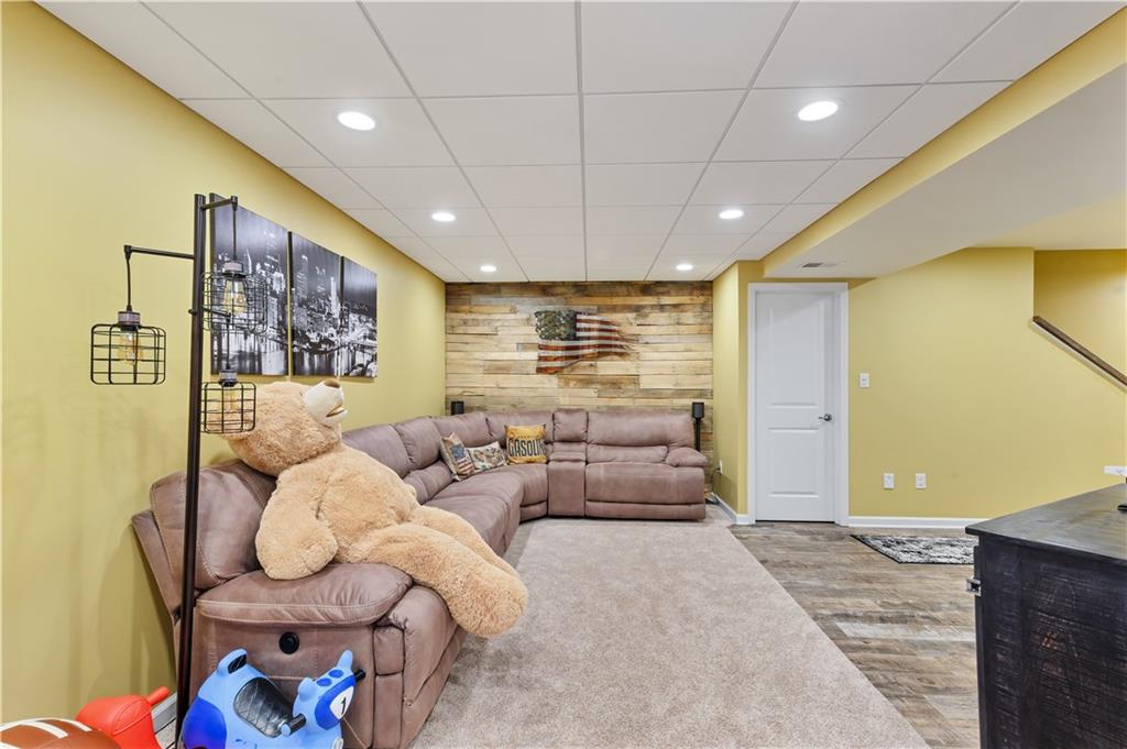 222 Long Ridge Drive Coraopolis, PA 15108 - Photo 17 of 21 Gallery Image 17