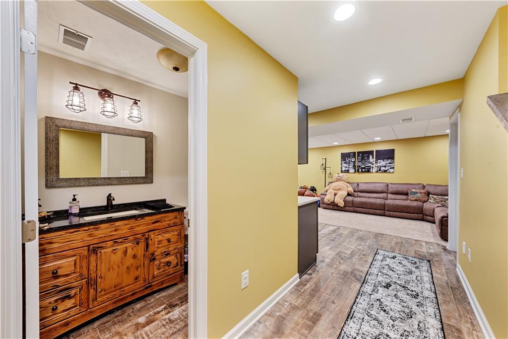 222 Long Ridge Drive Coraopolis, PA 15108 - Photo 18 of 21 Gallery Image 18