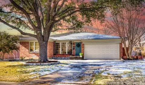 $435,000 | 402 Nottingham Drive, Richardson, TX 75080