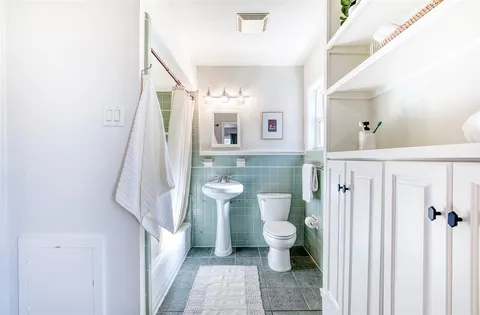 $435,000 | 402 Nottingham Drive, Richardson, TX 75080